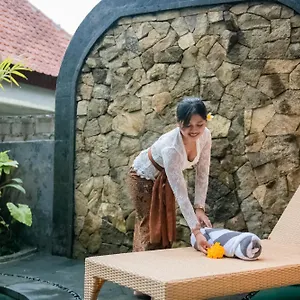 madhawa-ubud-villa-spa.ubudhotelsnow.com/