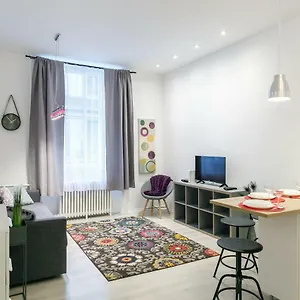 ella-apartment.inbudapesthotels.com/